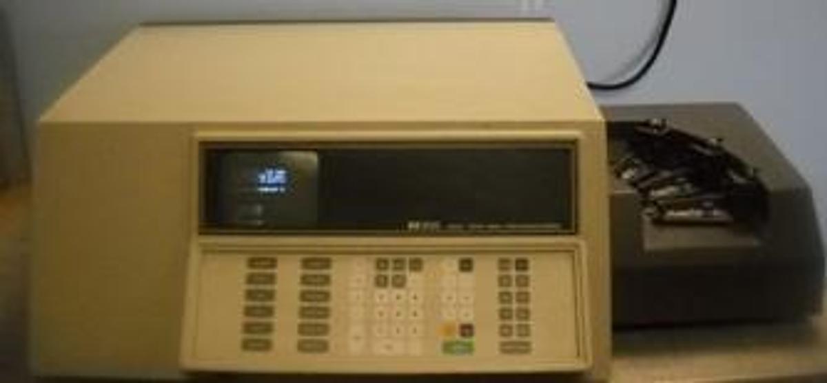 Used HEWLETT PACKARD 8450 DIODE ARRAY SPECTROPHOTOMETER MODEL # 8450A