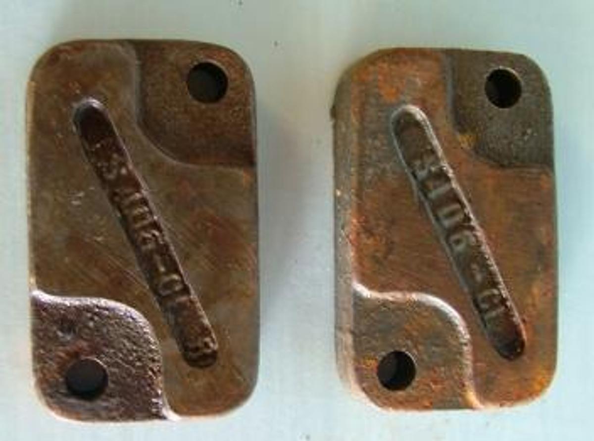 Used UNKNOWN PUMP PART SQUARE PLATE W/ COVER & SHAFTING 402CAA KB58600