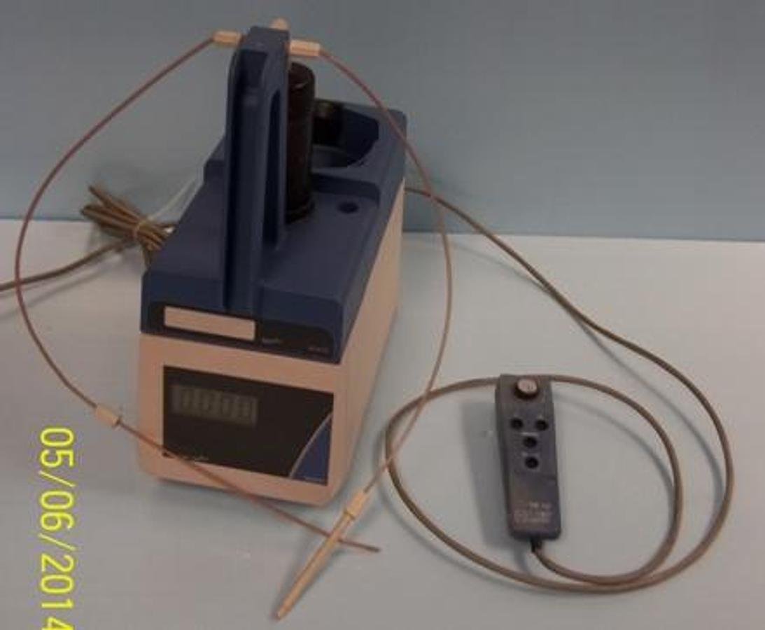 Used QTY. 1. SCHOTT GERATE TITRATOR MOD: TITRONIC 110 PLUS W/ TA05 PLUS NR: 0463854 115V 50-60HZ COMES WITH SCHOTT GERATE TR160 CONTROLLER (I0 WAY SELECTOR DIAL) DUAL RS-232-C CARDS AND KEYBOARD PORT DIGITAL PORT.