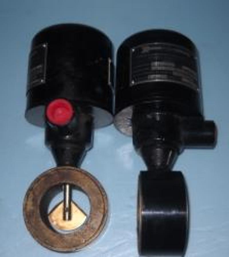 Used QTY. 2. PEECO FLOW ACTUATED SWITCH POWER ENGINEERING AND EQUIPMENT CO INC MAX PRESS 600 MODEL ET-F MAX TEMP 300 TAG 43-F5L-455 43-F5L-406