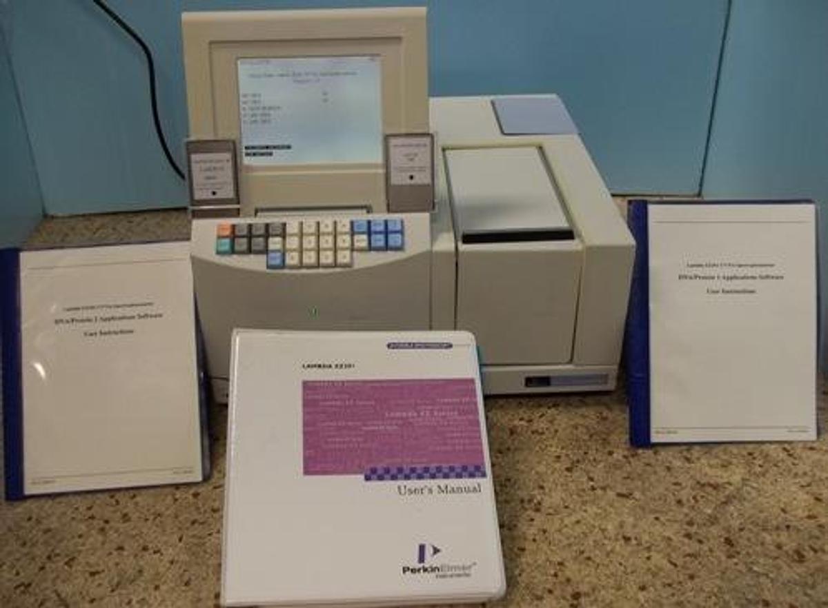 Used PERKIN ELMER EZ201 UV-VIS SPECTROPHOTOMETER