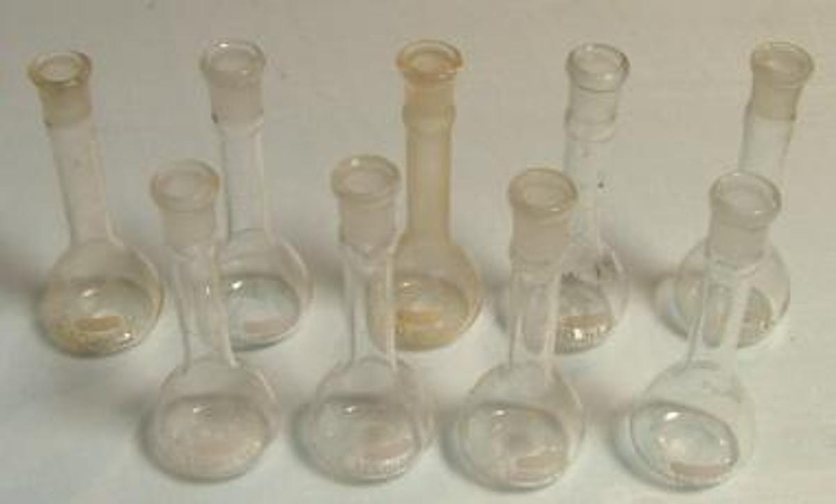 Used PYREX VOLUMETRIC FLASK 10 ML NO. 5680 TC 20 C TS 9 A
