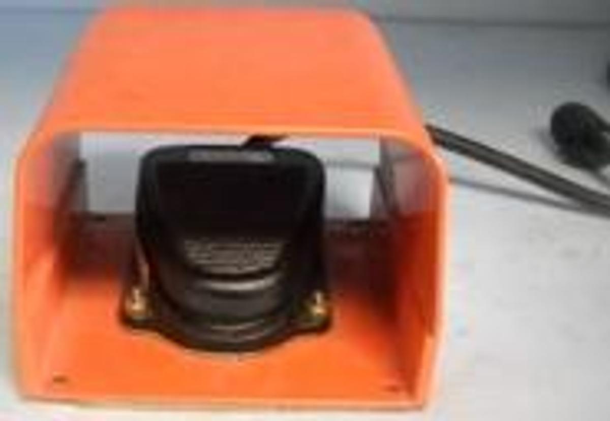 Used QTY. 1. LINEMASTER SWITCH CORP CLIPPER FULL GUARD CAT NO 522-B14