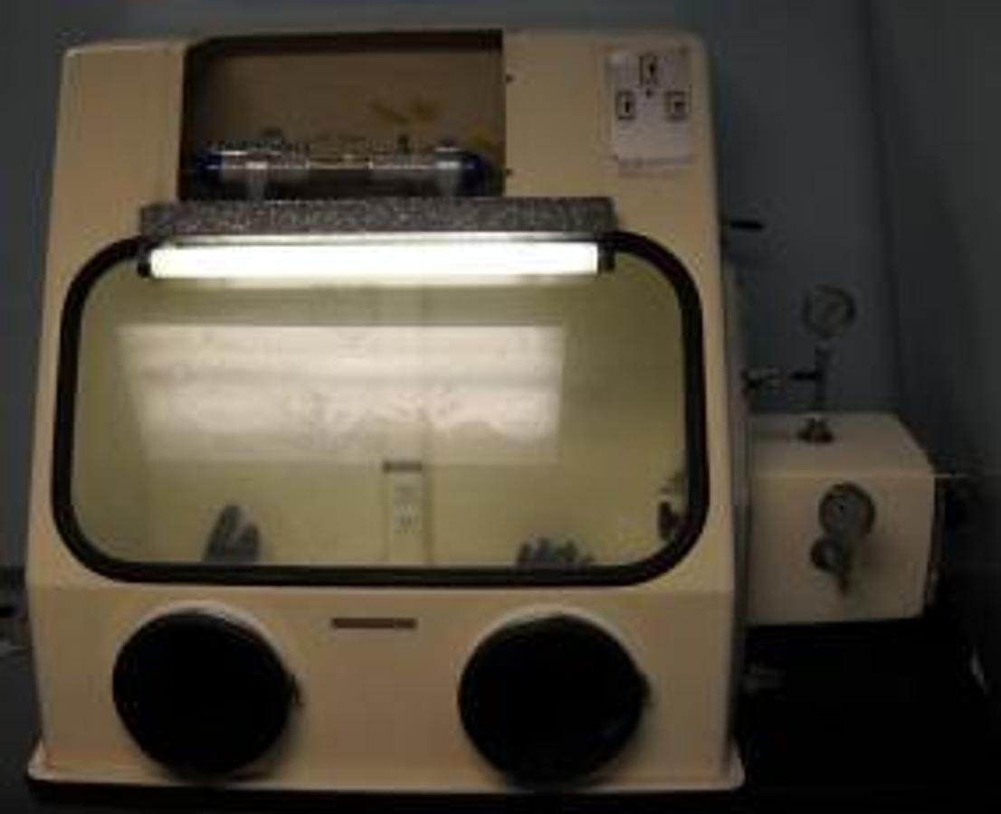 Used LABCONCO CORPORATION GLOVE BOX CAT. NO. 50530 VACUUM CHAMBER WITH GLOVES