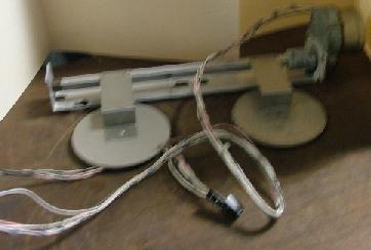 Used QTY. 19. HEWLETT PACKARD OVEN EXHAUST FLAPPER AND FLAPPER MOTOR.