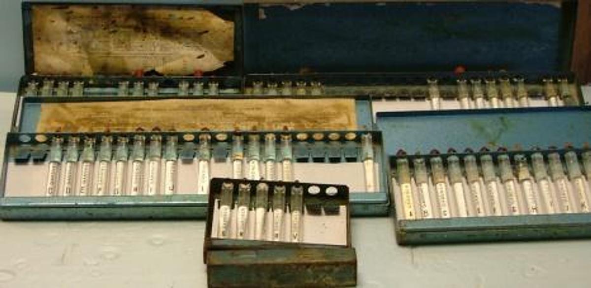 Used BYK GARDNER COLOR COMPARATOR KITS 1) CONTAINING= -1