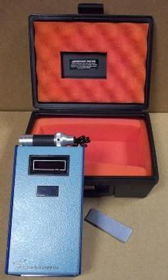 Used COLE PALMER PHOTO / OPTICAL TACH METER MODEL: 8211