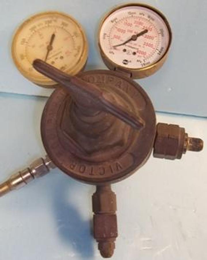Used QTY. 1. VICTOR EQUIPMENT CO. MODEL: VTS452B REGULATOR 4000 PSI INLET MAX 60 PSI OUTLET MAX