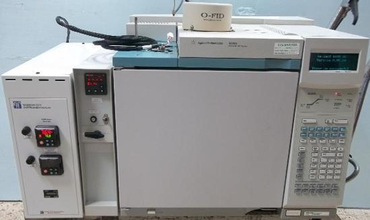 Used AGILENT TECHNOLOGIES 6890N NETWORK GAS CHROMATOGRAPH SYSTEM