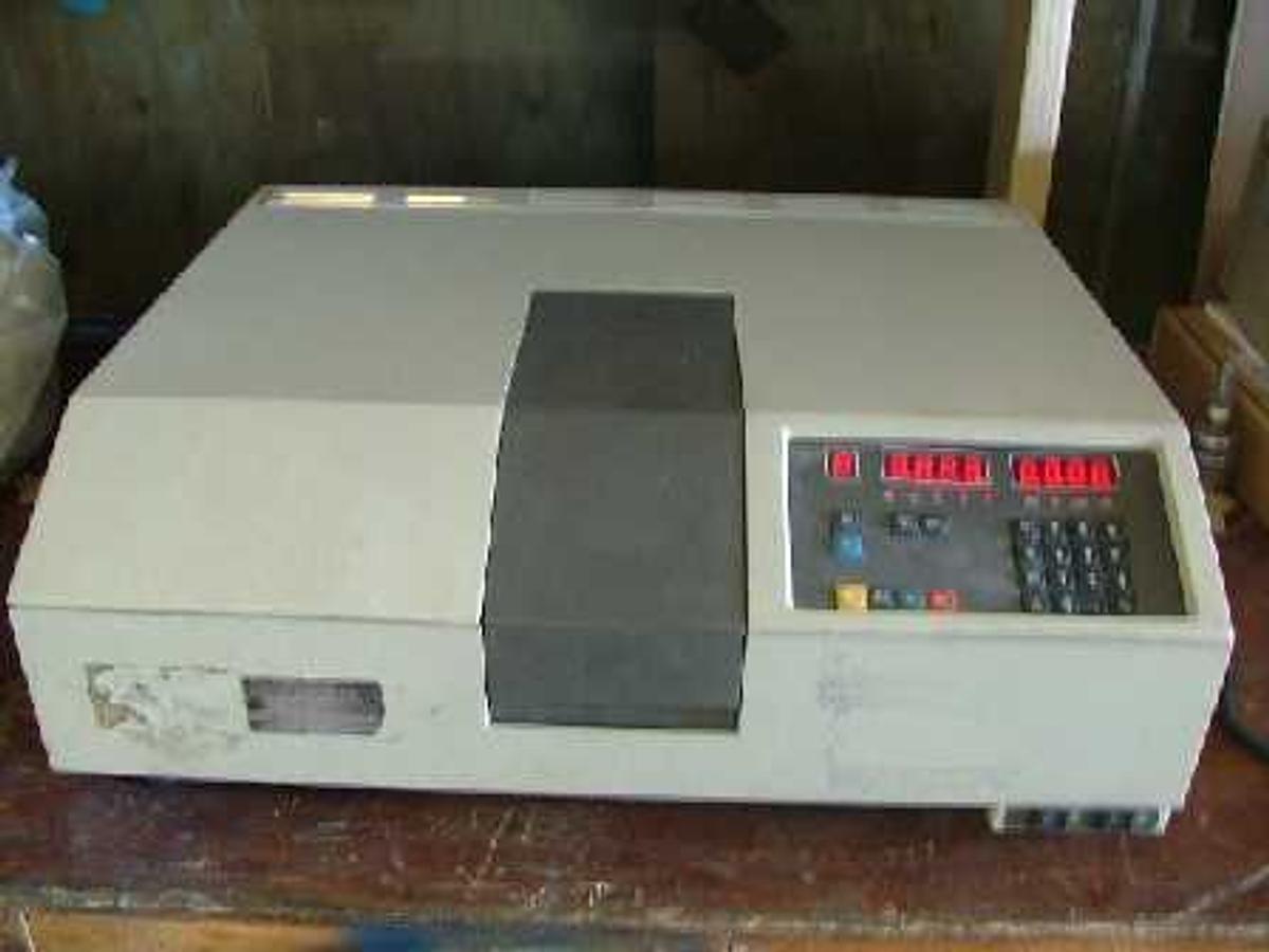 Used PERKIN ELMER LAMBDA 3B UV/VIS SPECTROPHOTOMETER