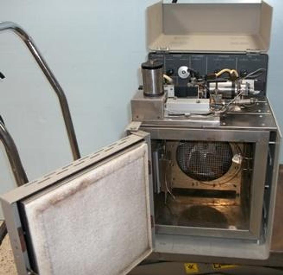 Used QTY. 1. LEE SCIENTIFIC SERIES 600 SFC/GC SUPERCRITICAL FLUID CHROMATOGRAPH