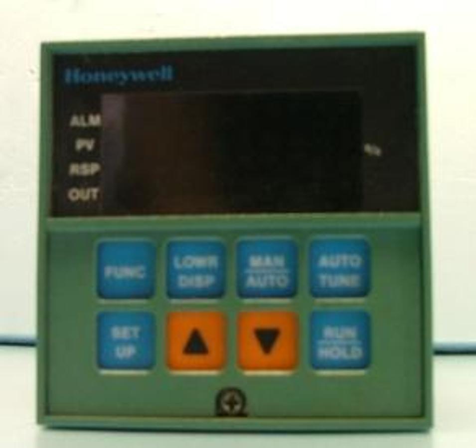 Used QTY. 1. HONEYWELL CONTROLLER 51-51-25-07 MODEL DC3001-0-00A-1-00-0111 SERIAL 9037795837001 INPUT 1 OUTPUT TYPE CURRENT 120VAC 60HZ 10VA. .