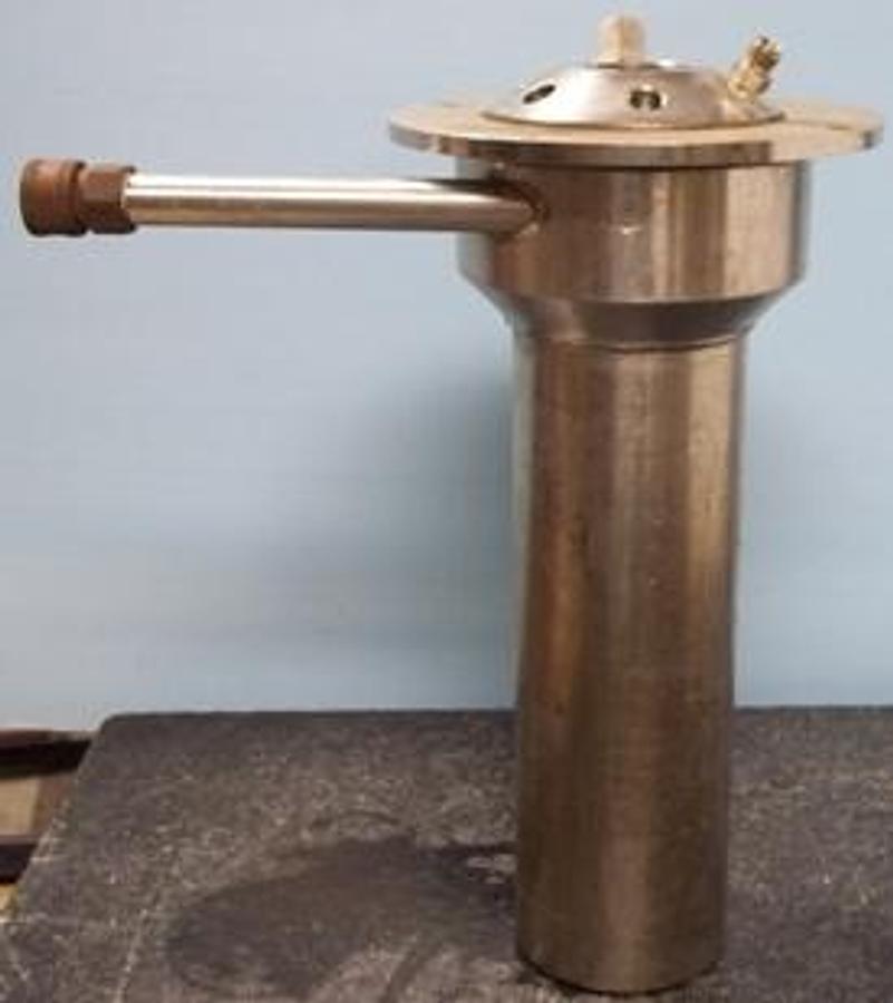 Used QTY. 1. AUTOCLAVE ENGINEERS ZIPPERCLAVE REACTOR VESSEL 1000 ML # 81-12108-8 MAWP 2000 PSI 450?F 1981 5 PORT VESSEL FOR ZIPPERCLAVE .