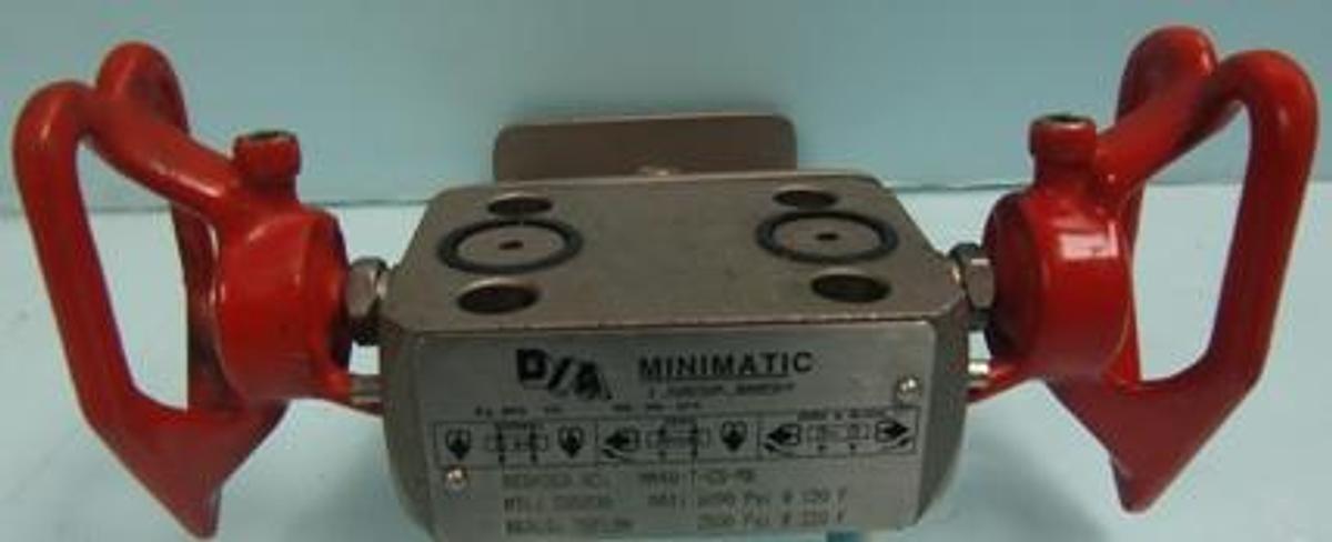 Used QTY. 1. D/A MFG. CO. MINI MATIC 3 FUNCTION MANIFOLD