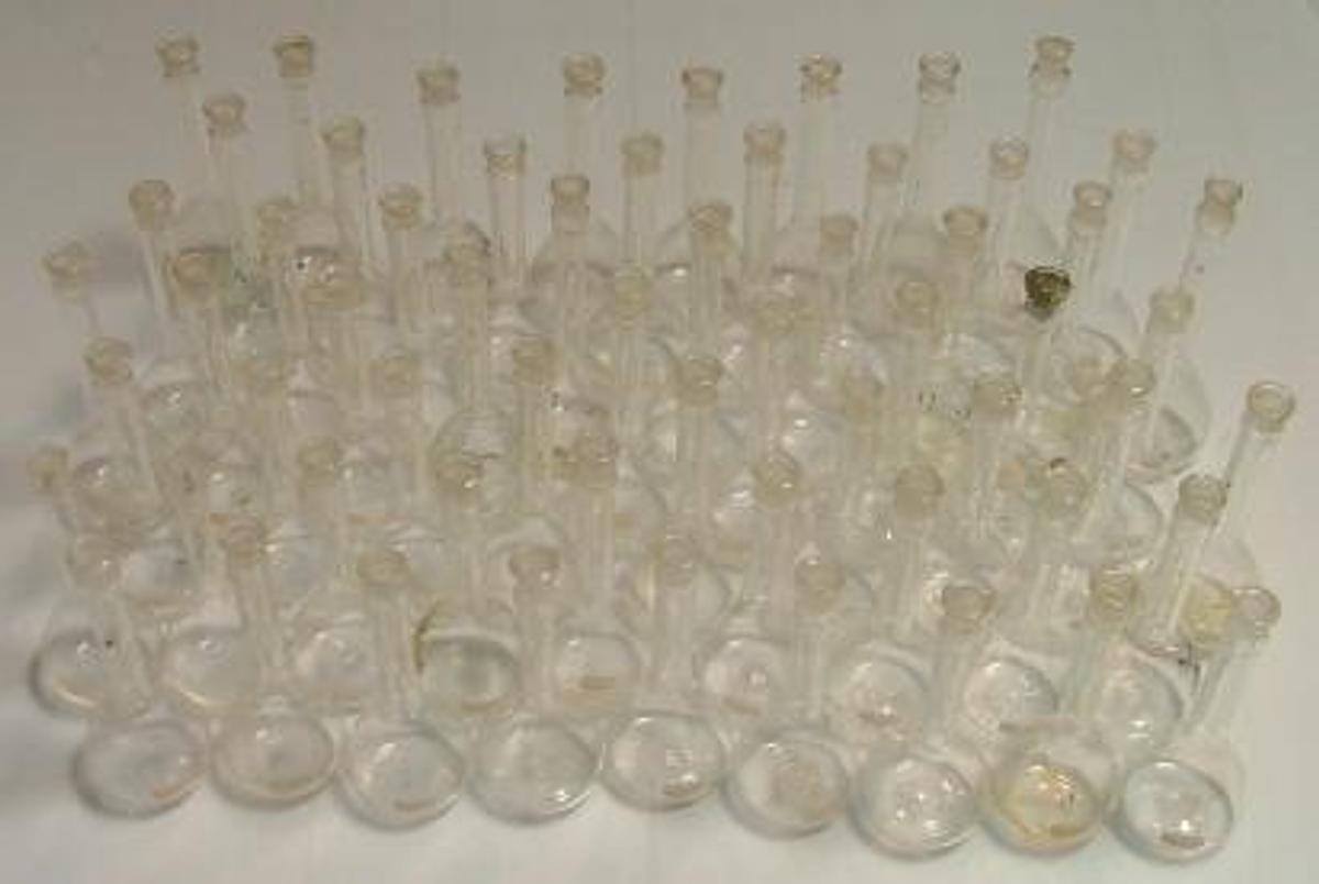 Used QTY. 63. PYREX VOLUMETRIC FLASKS 100 ML TS 13