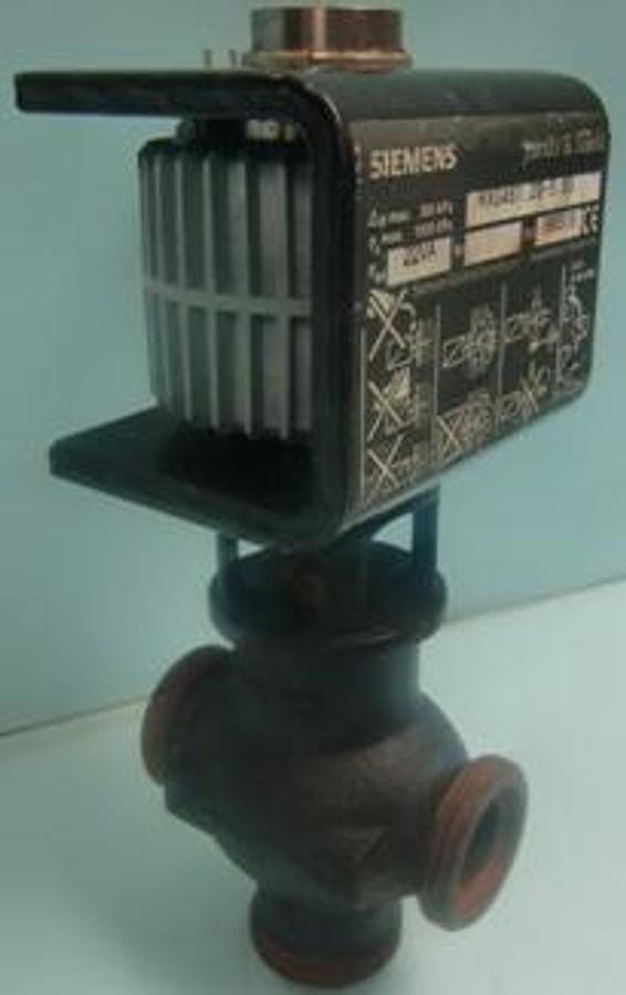 Used QTY. 1. SIEMENS LANDIS & STAEFA MXG461.20-5.0U P MAX. 300 KPA PE MAX. 1000 KPA PNA 22VA NR--- DAT 000310 IP 31 IP 54-(PG) CE 1 15093 ON20.