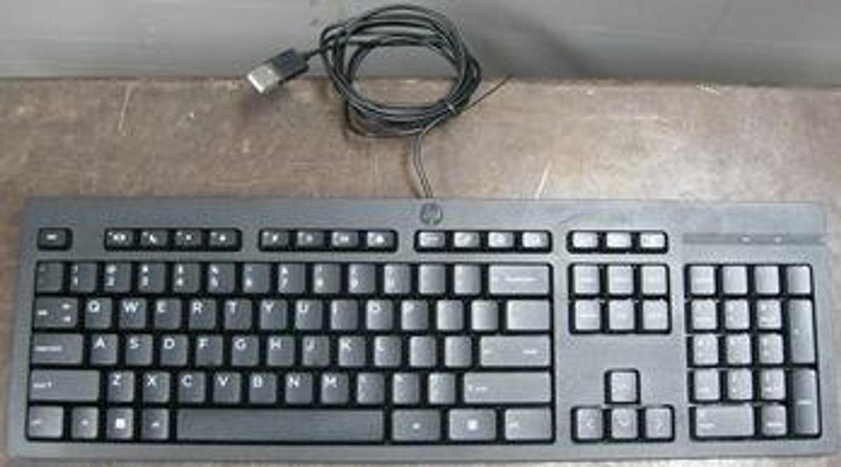 Used QTY. 1. HP COMPUTER KEYBOARD