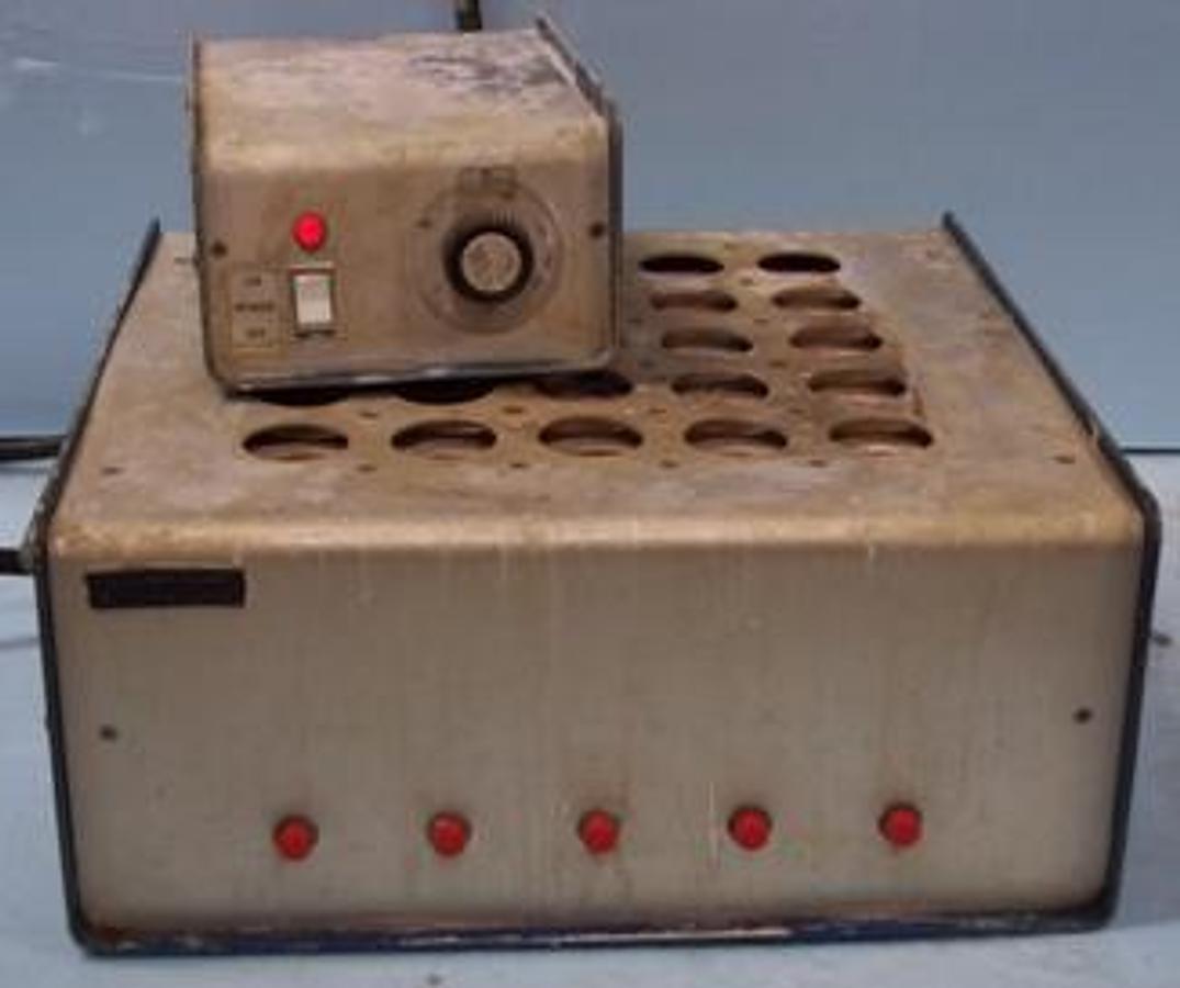 Used LABCONCO 2-PC CONTROLLER UNIT AND HEATER UNIT MOD. NO. 230112 SERIAL NO. 62905 (B) 230V 50/60HZ 15.9A.