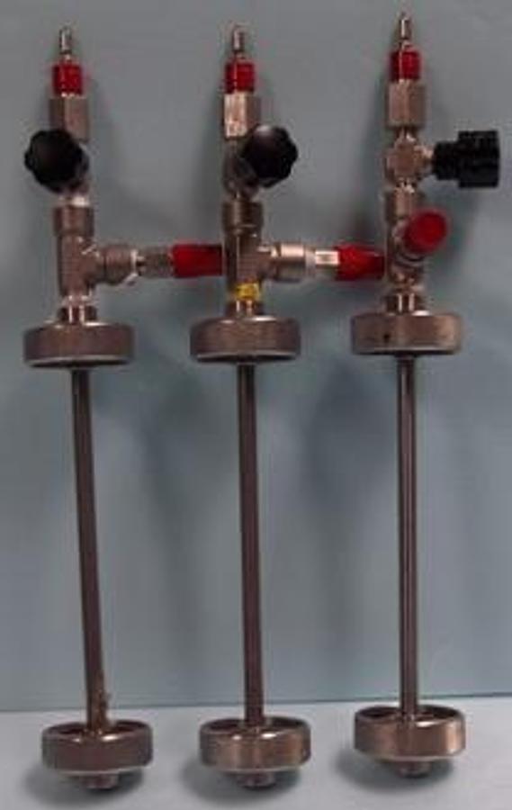 Used STAINLESS STEEL PRESSURE VESSEL ENCLOSURE WITH 1. SWAGELOK SS-DKM4 VALVE WITH 1. SWAGELOK 316 PRESSURE RELIEF VALVE WITH 1. SWAGELOK MALE QUIK-CONNECT.