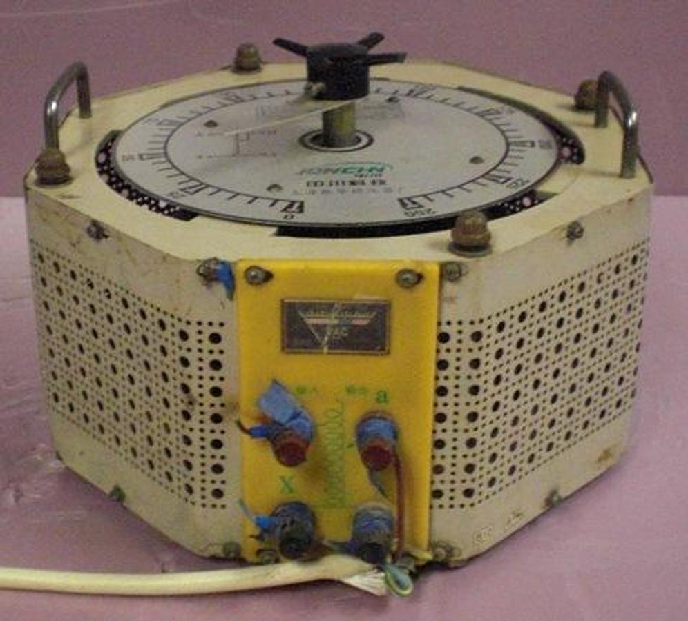 Used QTY. 1. JONCHN ELECTRICAL SCIENCE AND TECHNOLOGY. CONTACT VARIABLE REGULATOR. MODEL: 5KVA