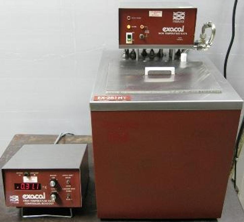 Used NESLAB EXACAL EX-251 HT HIGH TEMPERATURE HOT OIL CIRCULATING BATH WITH HIGH TEMPERATURE VARIABLE CONTROL CONTROLLER READOUT. STAINLESS STEEL WETTED PARTS
