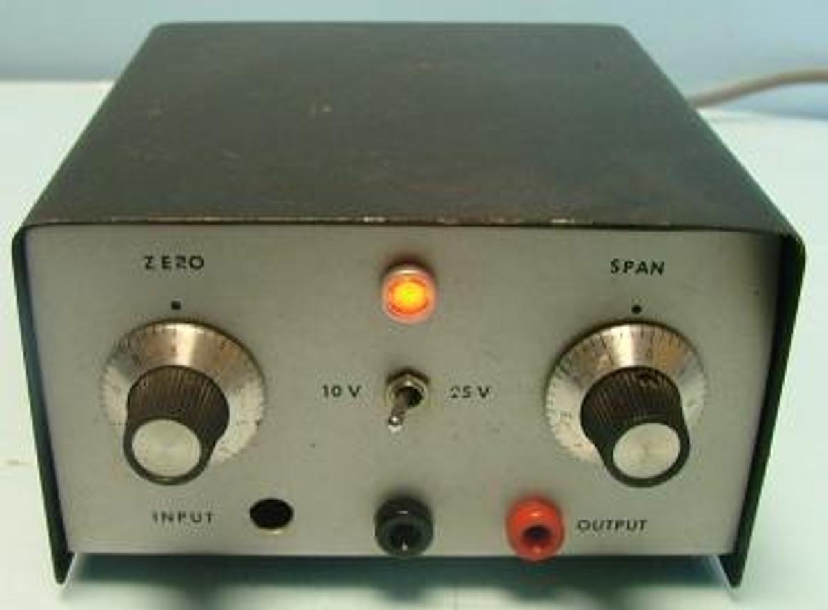 Used QTY. 1. ZERO-SPAN CONTROL BOX 10V / 25V.