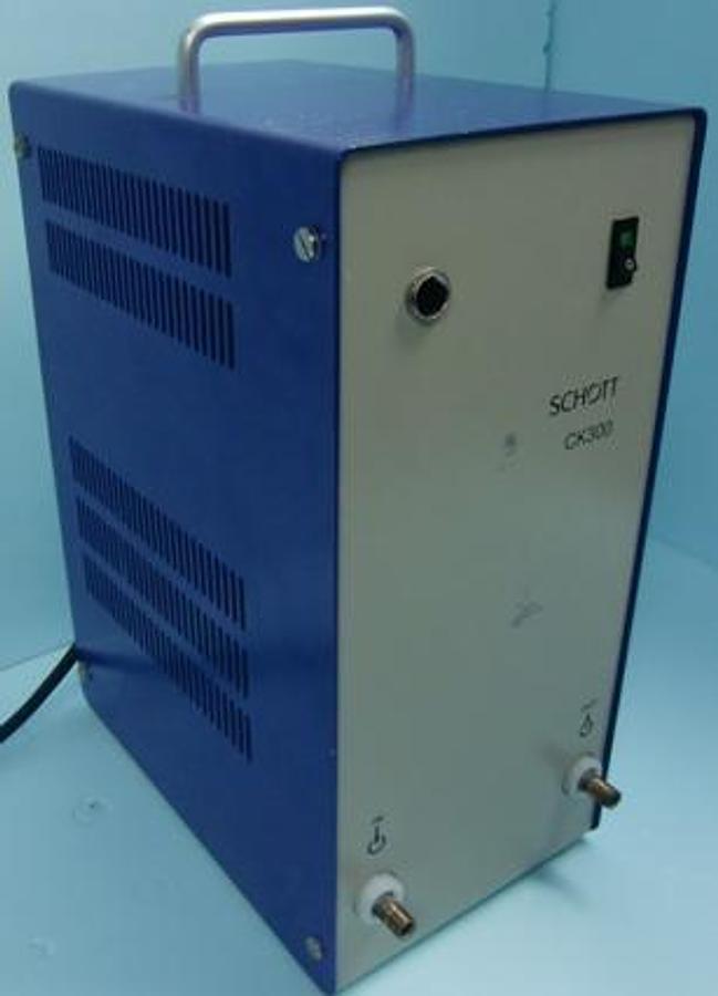 Used SCHOTT-GERATE GMBH TYP CK 300 FLOW THREW COOLER 115 V 60 HZ 300 VA NR. 00137069 CE. OPERATING TEMPERATURE RANGE ACCORDING TO DIN 58 966 (AT 20 ° C FLOW TEMPERATURE) [° C]: + 5 ... + 80 FREE TEMPERATURE. TEMPERATURE RANGE: [° C]: + 5 ... +40.