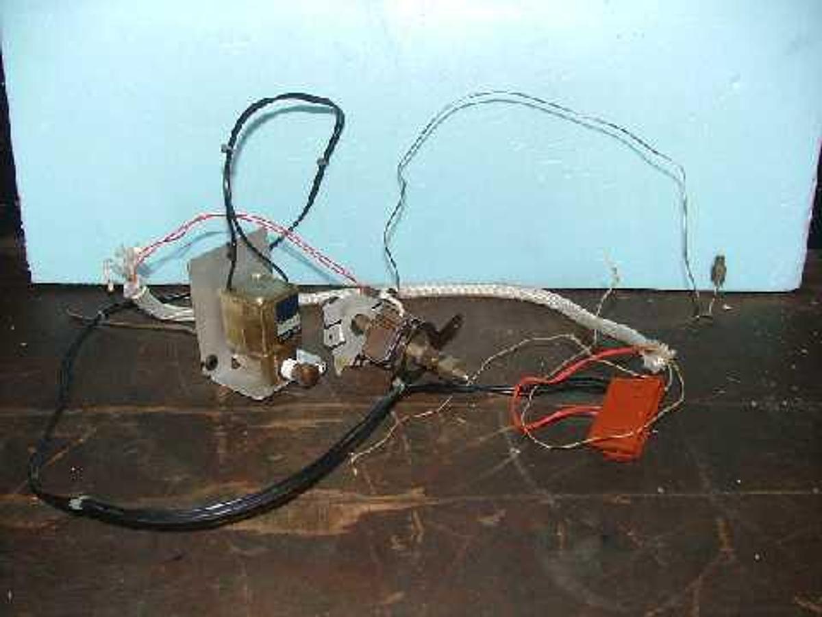 Used QTY. 1. HEWLETT PACKARD 5890 II G.C. 19246-60530 0-10 PSI RANGE