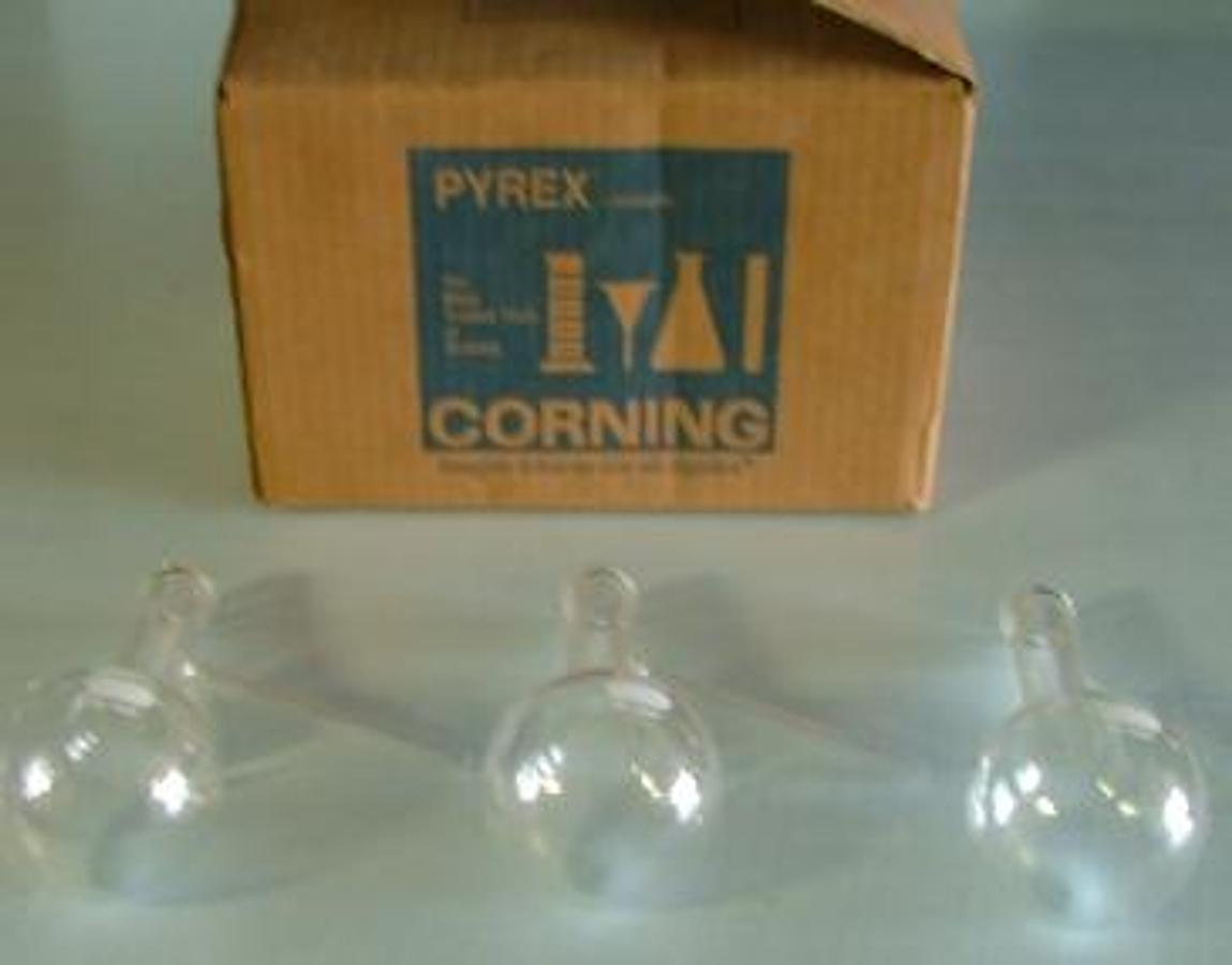 Used QTY. 3. PYREX NO. 4680 200 ML ROUND BOTTOM DISTILLATION FLASK
