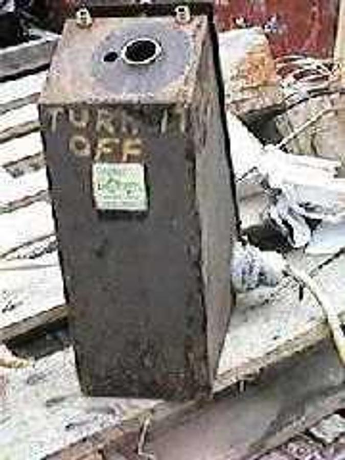 Used HELLIGE AQUA TESTER/NESSLER TUBE (otnt.jpg) To see a picture of this lab equ.