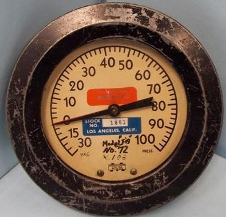 Used MARSHALLTOWN MFG. CO. VACUUM / PRESSURE GAUGE. MODEL: 72R1061. PRESSURE: 0 TO 100 VACUUM: 0 TO -30.