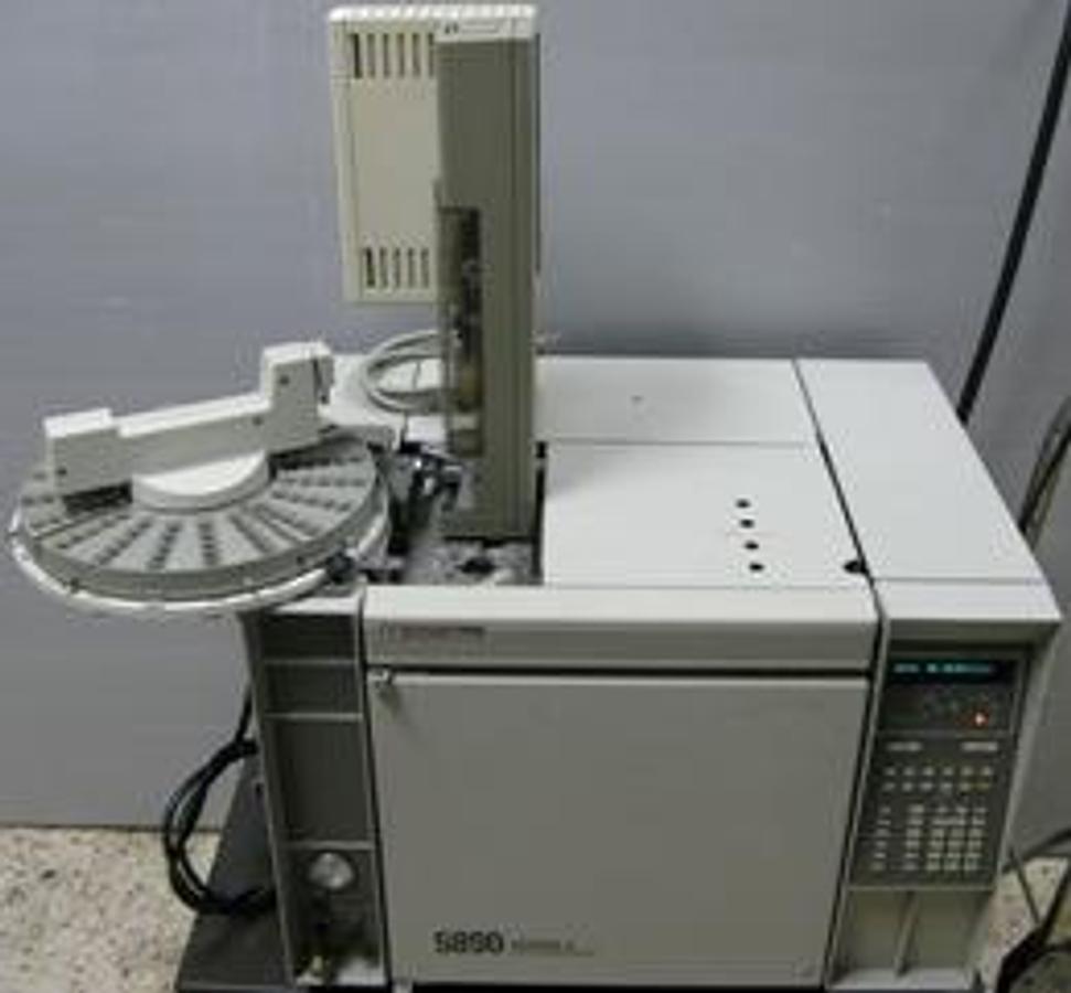 Used QTY. 1. HEWLETT PACKARD 5890 SERIES II GAS CHROMATOGRAPH