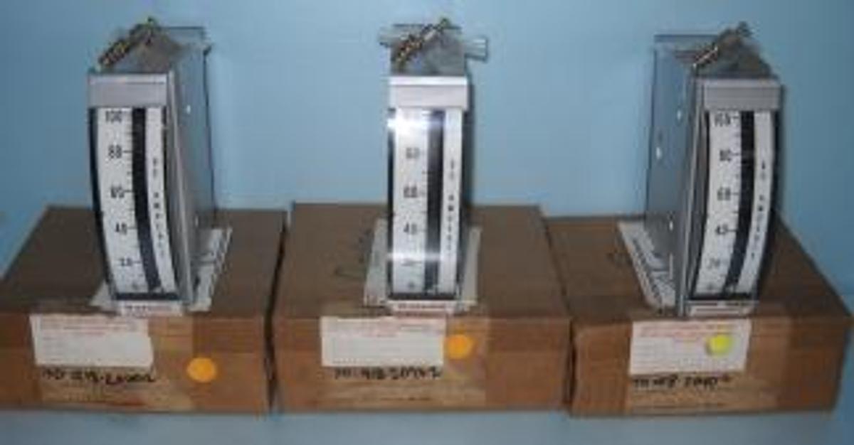 Used G.E. METER AND INSTRUMENT CORP MODEL 180 CONTROL PANEL GAUGE DC AMPERES 0-100 CAT# 180183HE TYPE 180 MFG GE EDGEWISE INSTRUMENT.