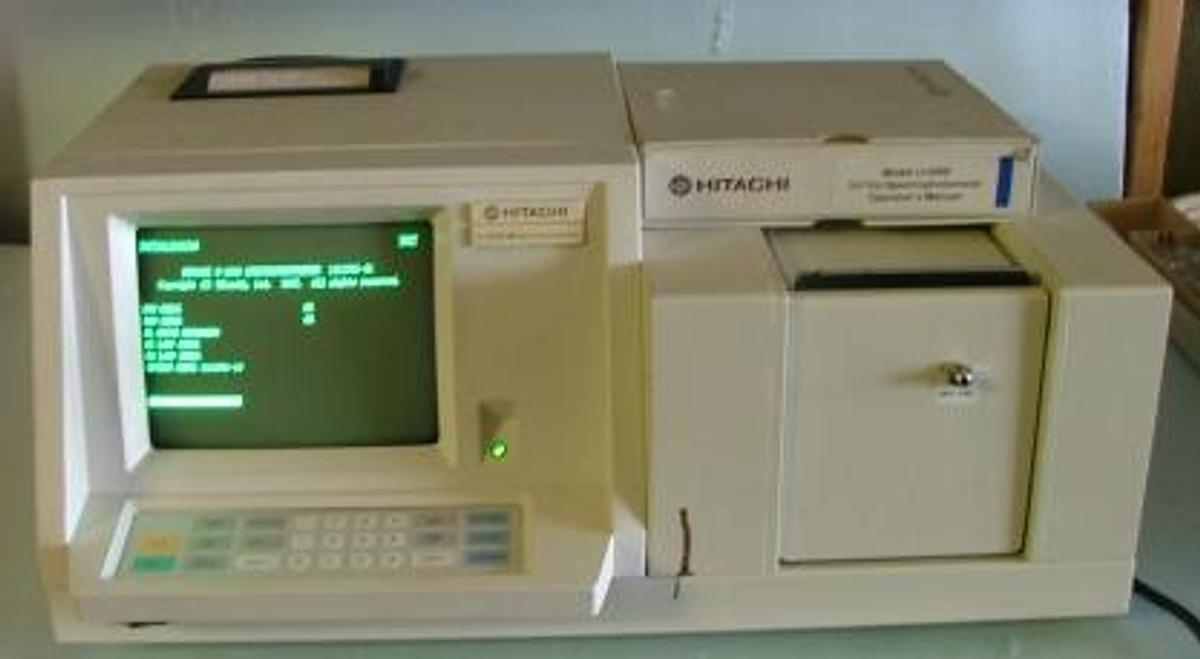 Used QTY. 1. HITACHI U-2000 DOUBLE BEAM UV-VISIBLE SCANNING SPECTROPHOTOMETER