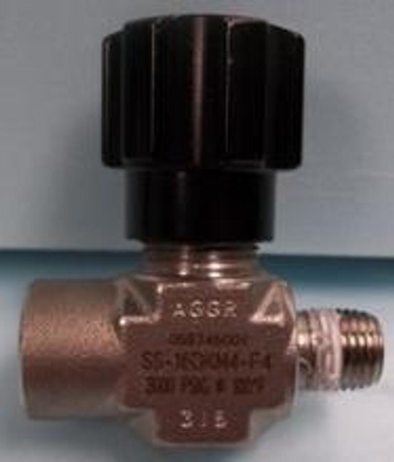 Used QTY. 1. SWAGELOK SS-16DKM4-F4