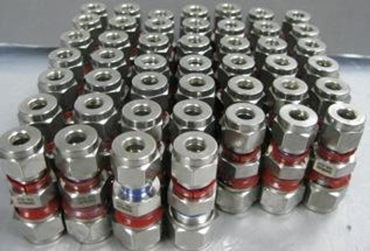 Used SUPERELOK TUBE UNION