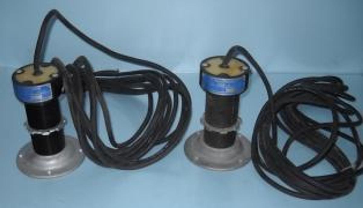 Used QTY. 2. MILLTRONICS MOTION SENSOR FOR HAZ. LOC. MOTION XPP-4 PROBE 2" PIPE SIZE NP-147 R.3 RATING 24V DC. 50 MA
