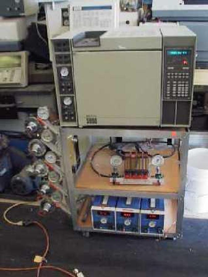 Used PORTABLE DUAL COLUMNS: 1= BROOKS INSTRUMENTS MODEL: 5840 - 1A1FF