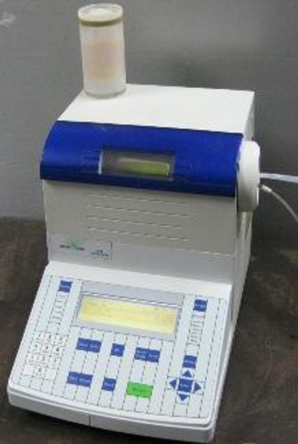 Used QTY. 1. METTLER TOLEDO DE40 DENSITY METER SETUP FOR DENSITY AND API @ 15 DEG. C. ADJUSTABLE. MODEL: DE40