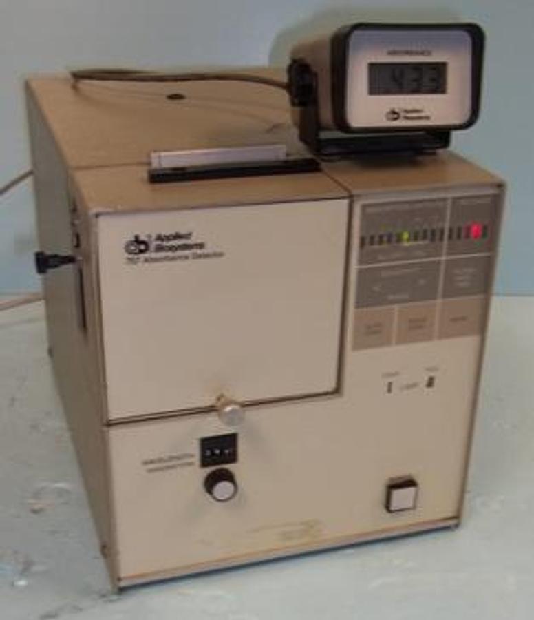 Used APPLIED BIOSYSTEMS 757 ABSORBANCE DETECTOR
