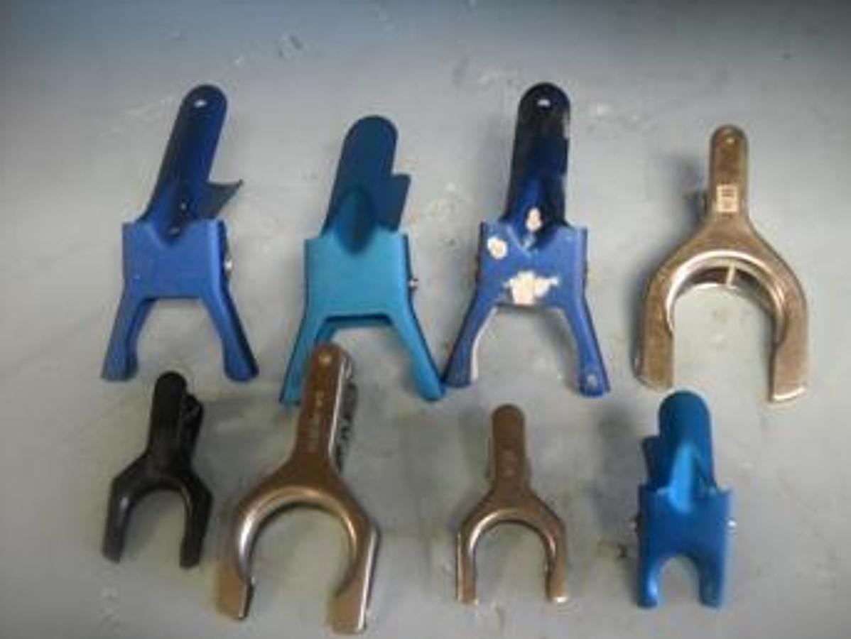 Used METAL CLAMPS MILLIPOR C XX1004703 2NO35 INO 65 1 NO50 INOX1818 1N012