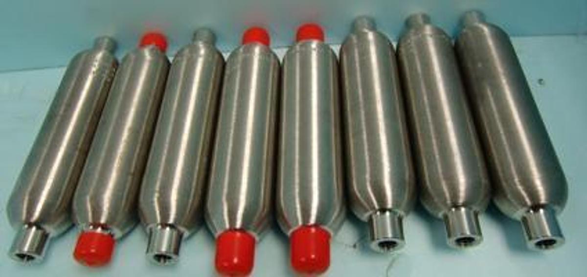 Used SWAGELOK SAMPLE CYLINDER 150 ML PRESSURE BOMB D.O.T-3A5000 316L-50DF4-150. ALL ARE NEW 3 WITH CAPS.