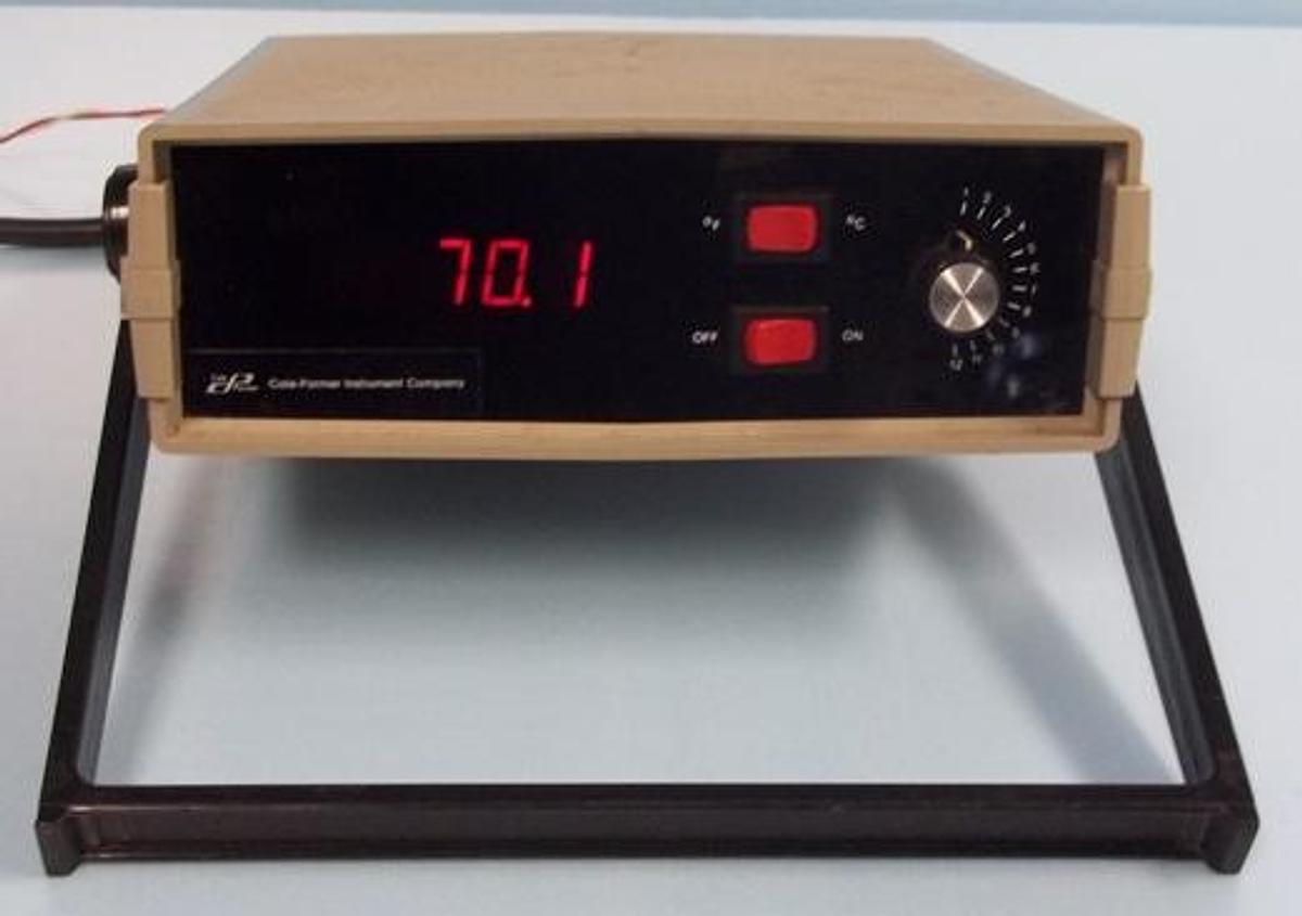 Used COLE-PARMER PORTABLE TABLE TOP TEMPERATURE CONTROLLER