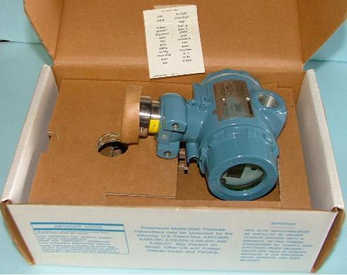 Used ROSEMOUNT TRANSMITTER MODEL: 2090FG1A2DE1M5E5 NEW IN BOX