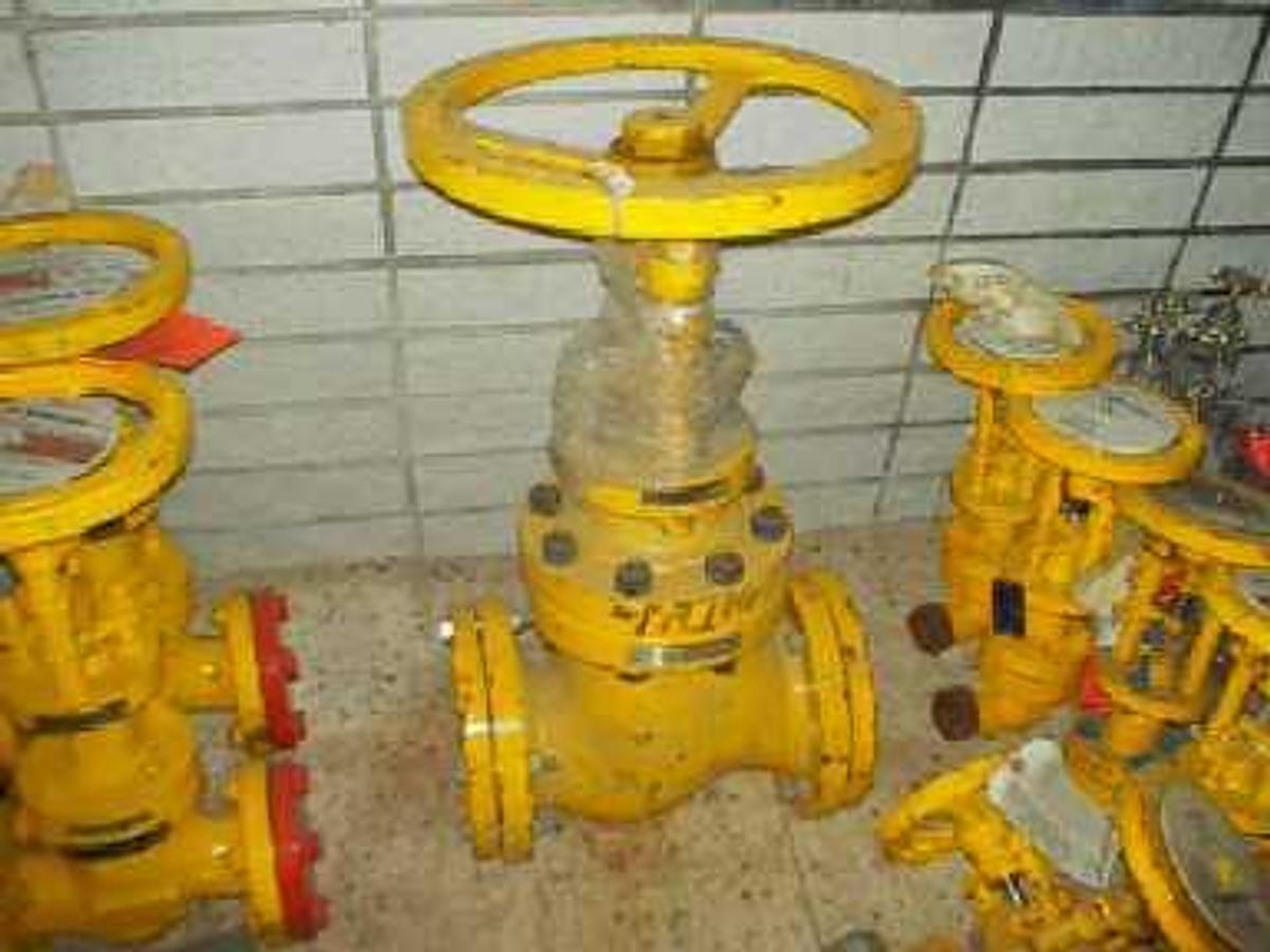 Used QTY. 1. DESCOTE BELLOWS SEALED GLOBE VALVE FOR "CRITICAL SERVICE" TYPE: 2102B