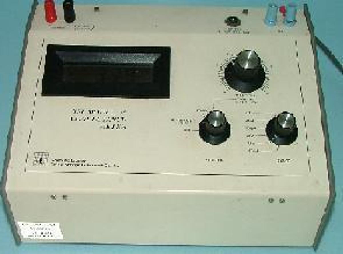 Used YSI MODEL 32 CONDUCTANCE METER MODEL: 32