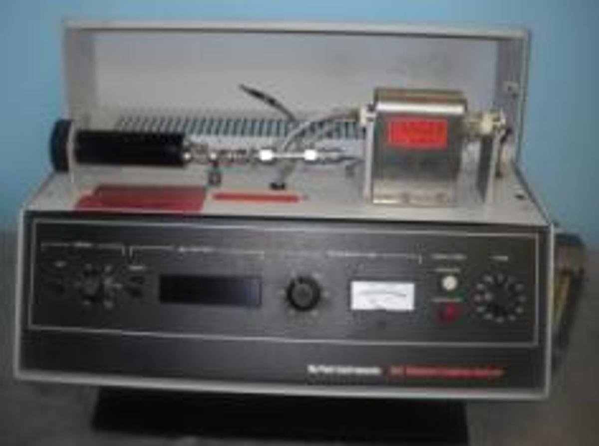 Used QTY. 1. DUPONT INSTRUMENTS 902 MOISTURE EVOLUTION ANALYZER