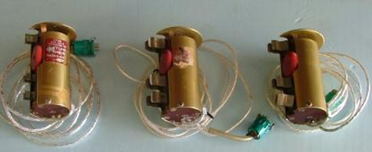 Used QTY. 3. I2R THERMOWATCH SENSING HEAD ONLY.