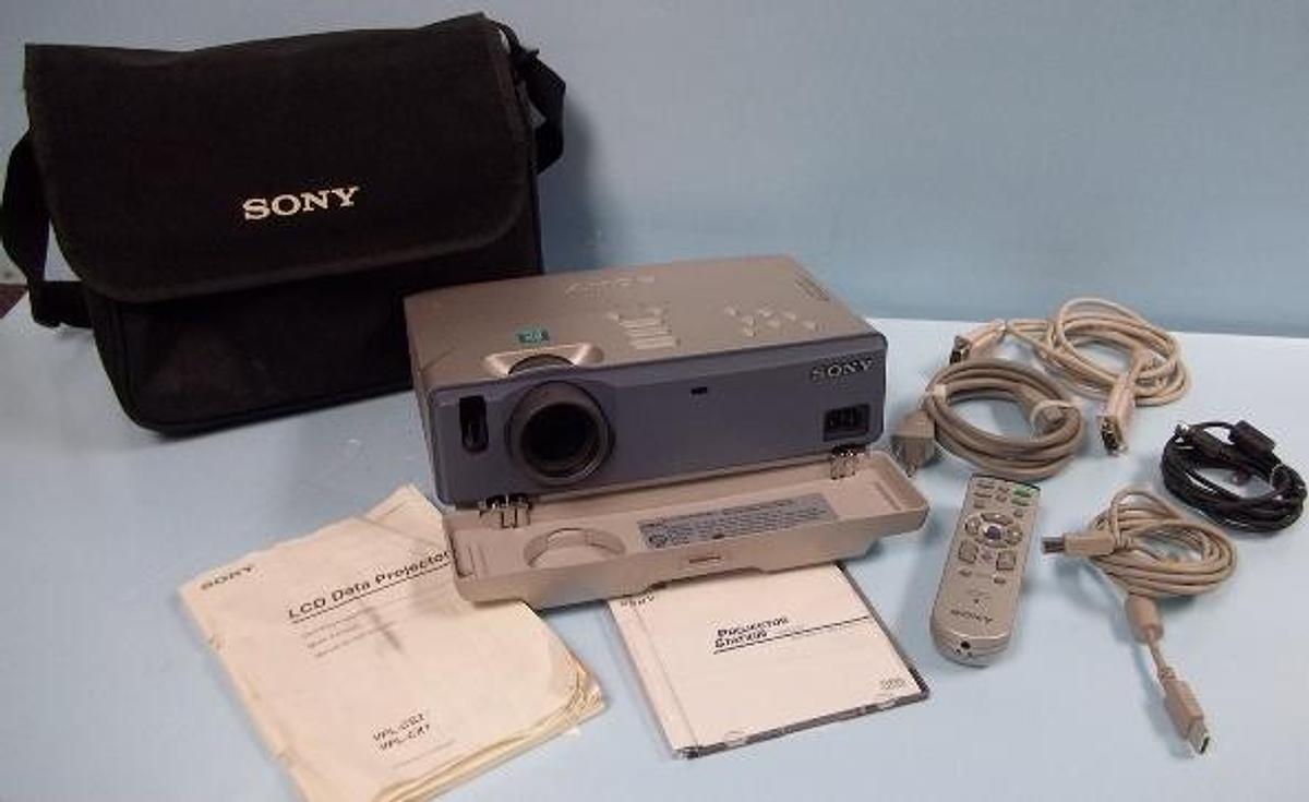 Used QTY. 1. SONY LCD DATA PROJECTOR MODEL: VPL-CS2