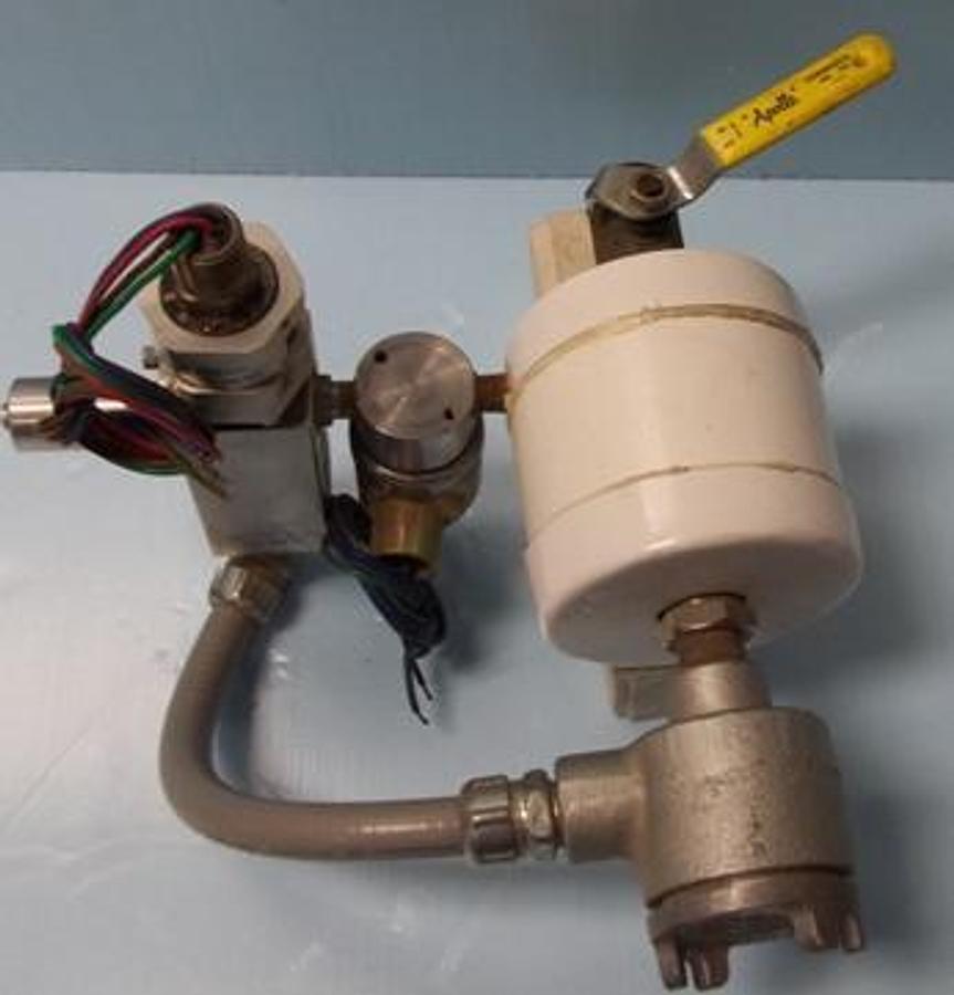Used FLUID ACTUATED SAMPLE CYLINDER CONSISTING OF: ITT NEO-DYN PRESSURE SWITCH